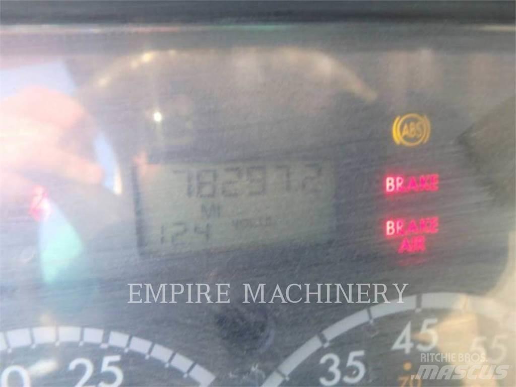 Freightliner 2K WT Tartályos teherautók
