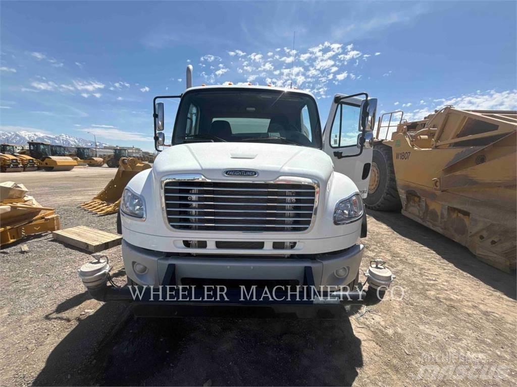 Freightliner WT4000 A Tartályos teherautók