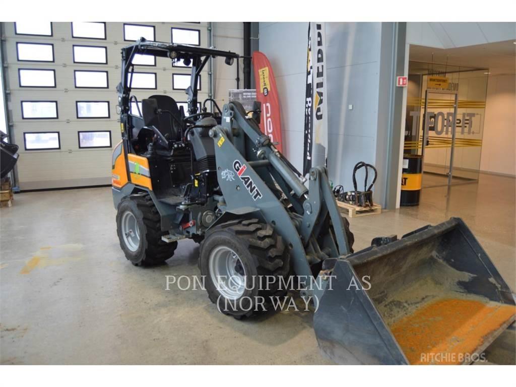  G2200 E Gumikerekes homlokrakodók