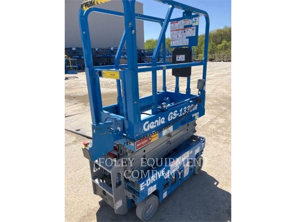 Genie GS1330 Ollós emelők