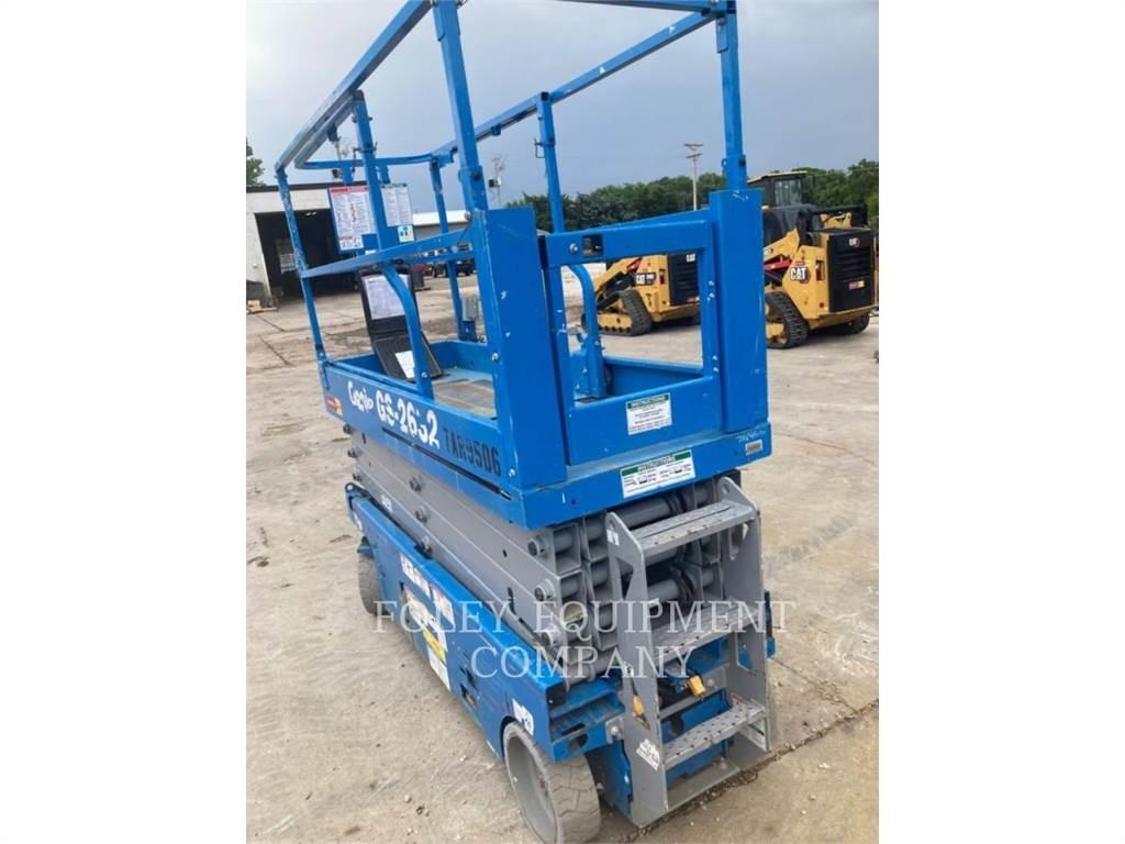Genie GS2632 Ollós emelők