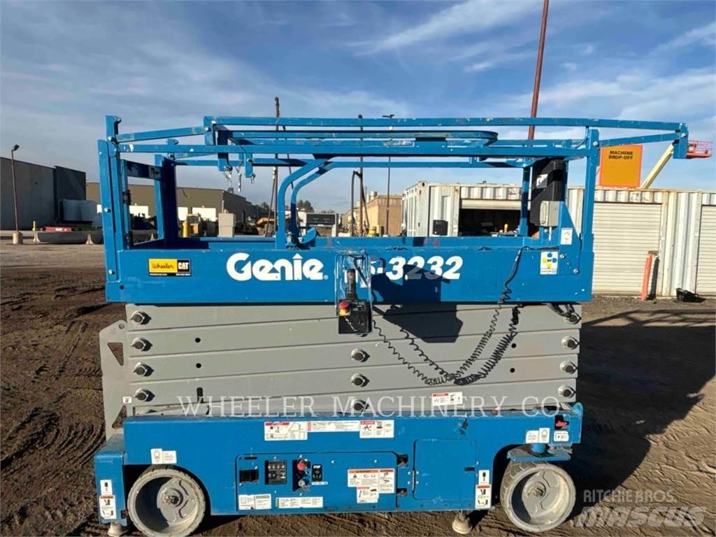 Genie GS3232 Ollós emelők