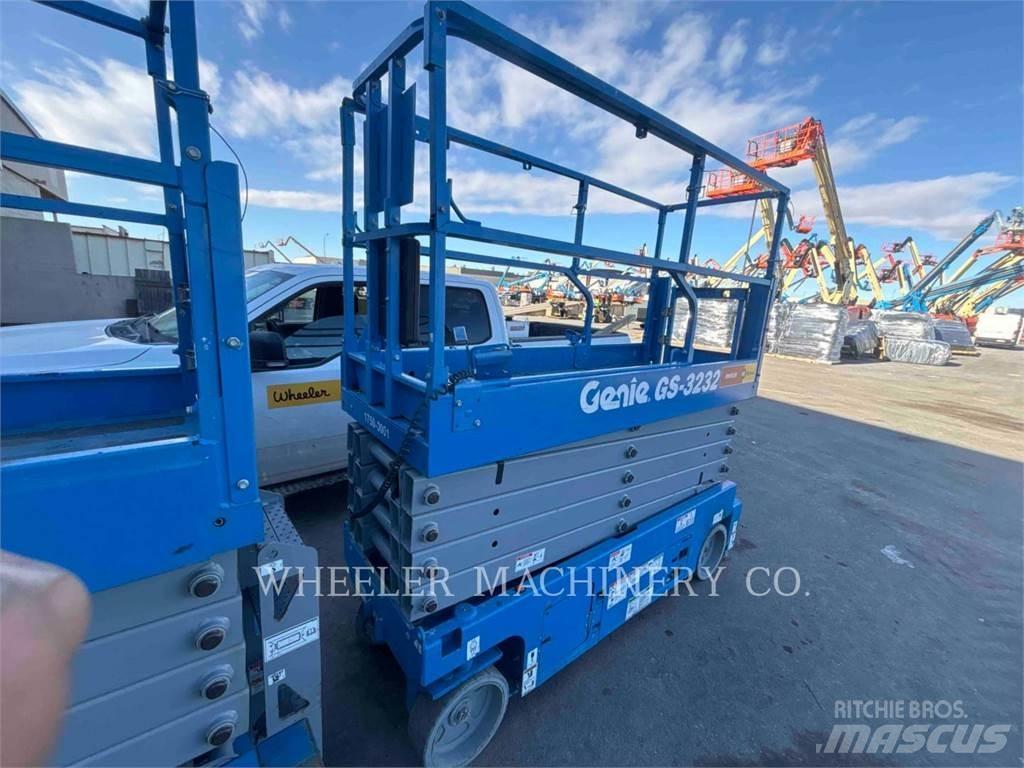 Genie GS3232 Ollós emelők