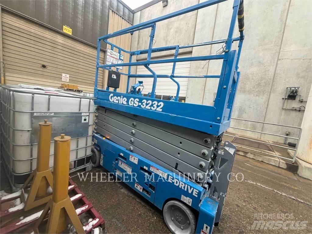 Genie GS3232 Ollós emelők