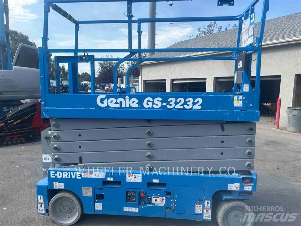 Genie GS3232 Ollós emelők
