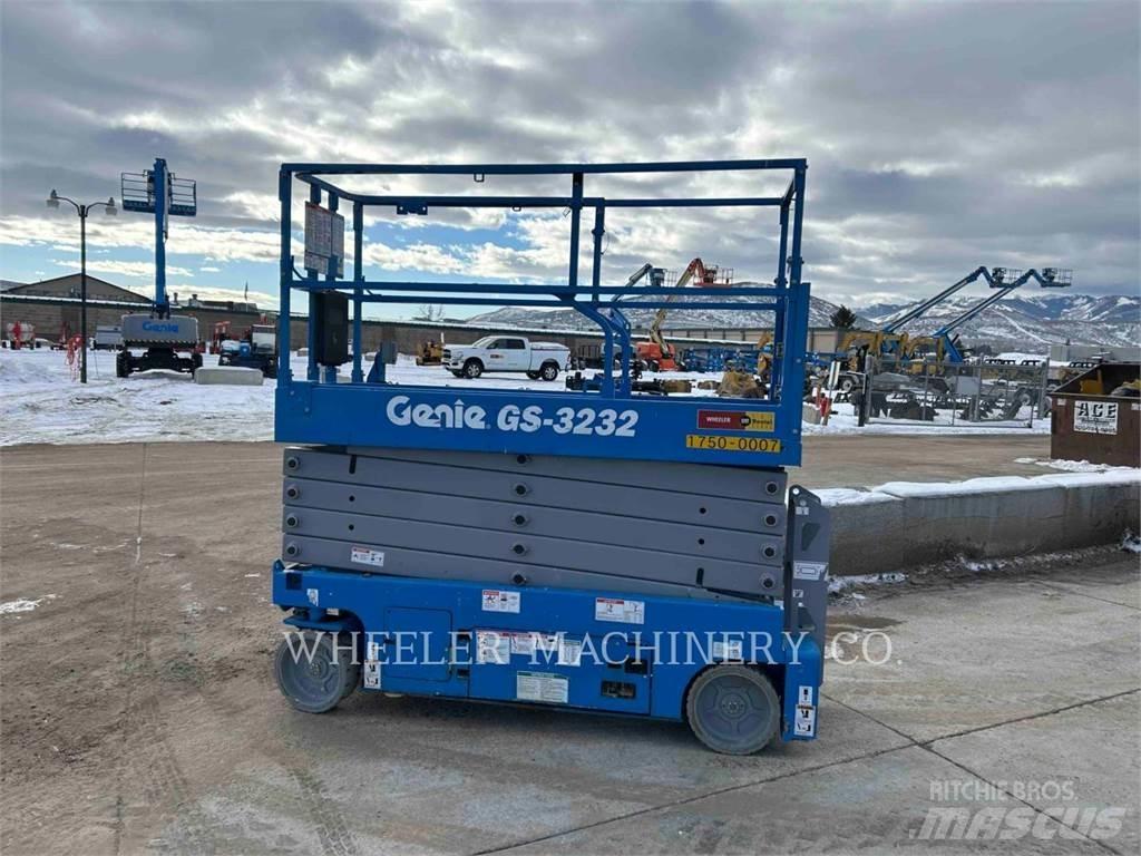 Genie GS3232 Ollós emelők