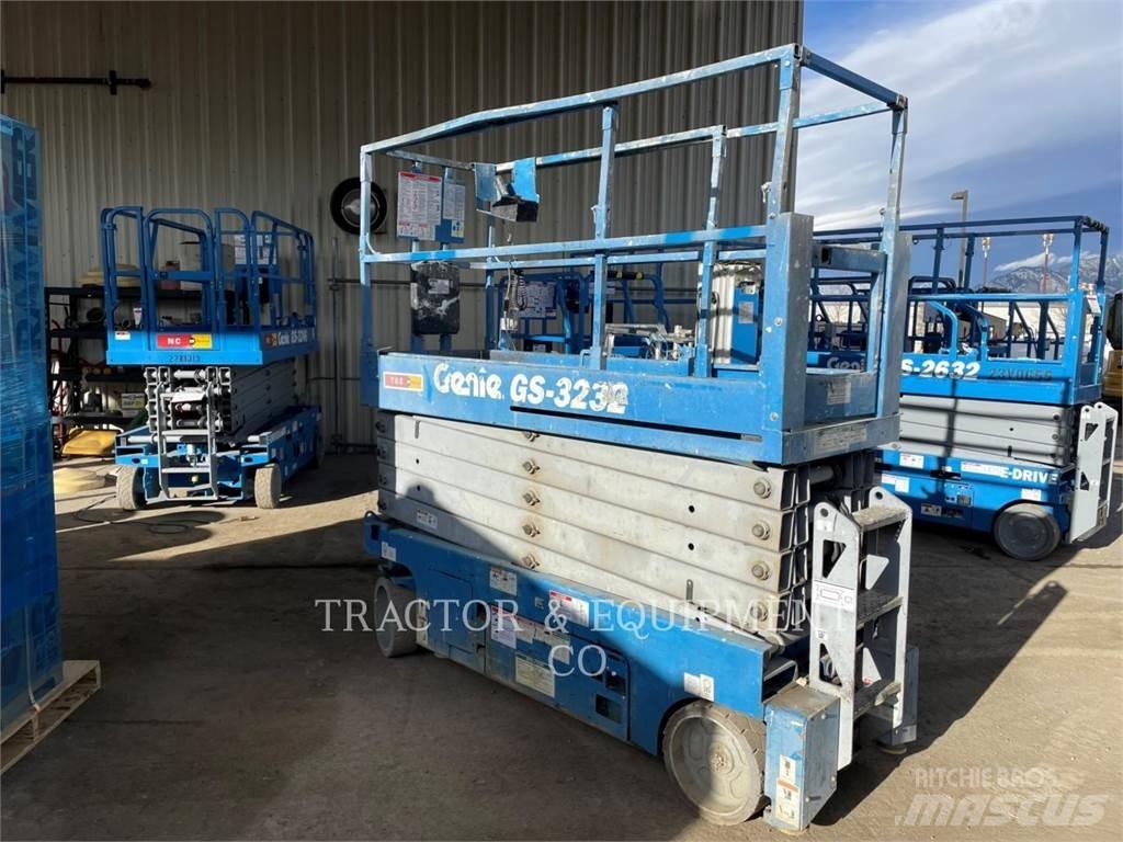 Genie GS3232 Ollós emelők