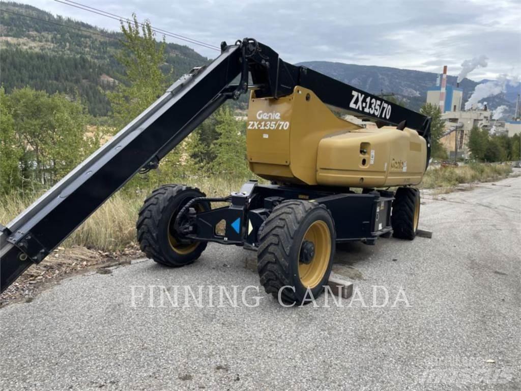 Genie JLGZX135 Karos emelők