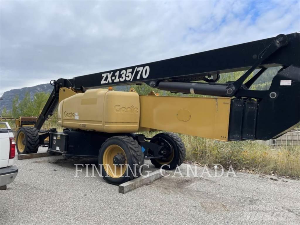 Genie JLGZX135 Karos emelők