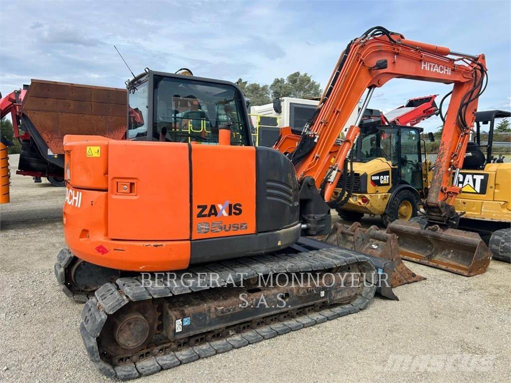 Hitachi ZAXIS85 Gumikerekes homlokrakodók