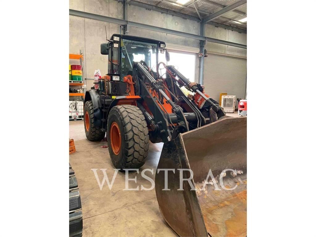 Hitachi ZW180-5B Gumikerekes homlokrakodók
