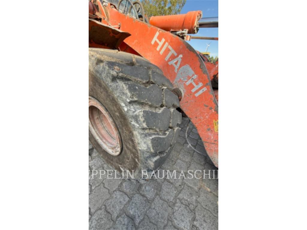 Hitachi ZW250-6 Gumikerekes homlokrakodók