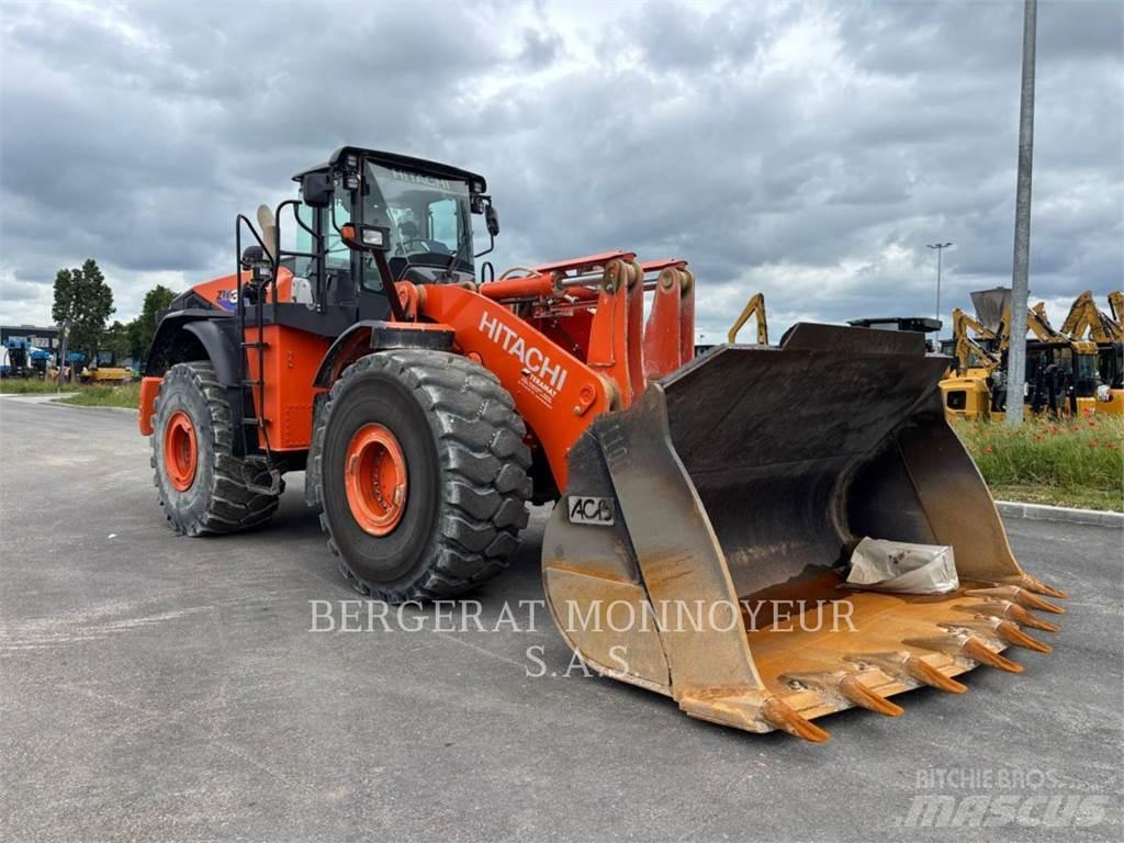Hitachi ZW370.6 Gumikerekes homlokrakodók