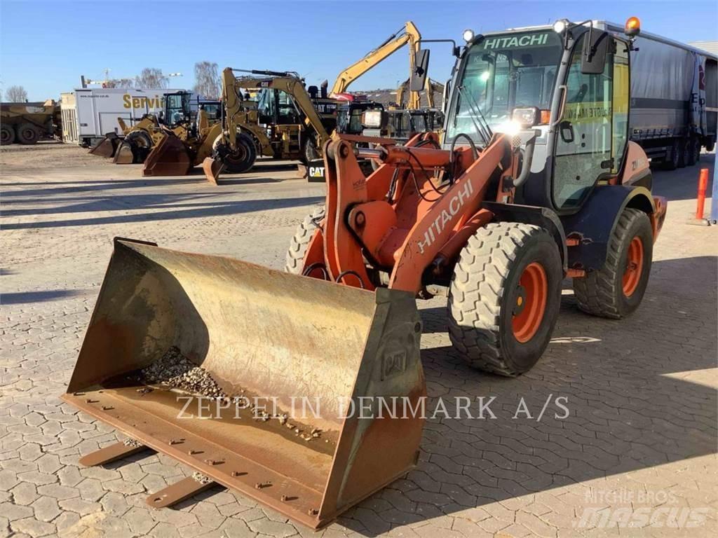 Hitachi ZW95 Gumikerekes homlokrakodók