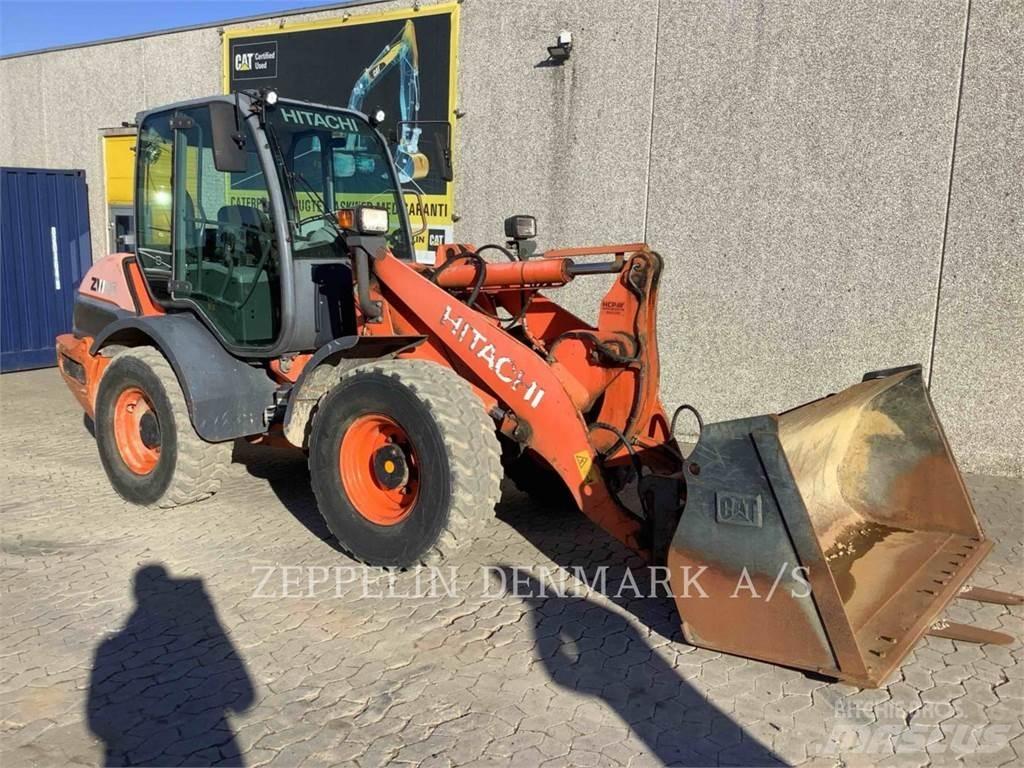 Hitachi ZW95 Gumikerekes homlokrakodók