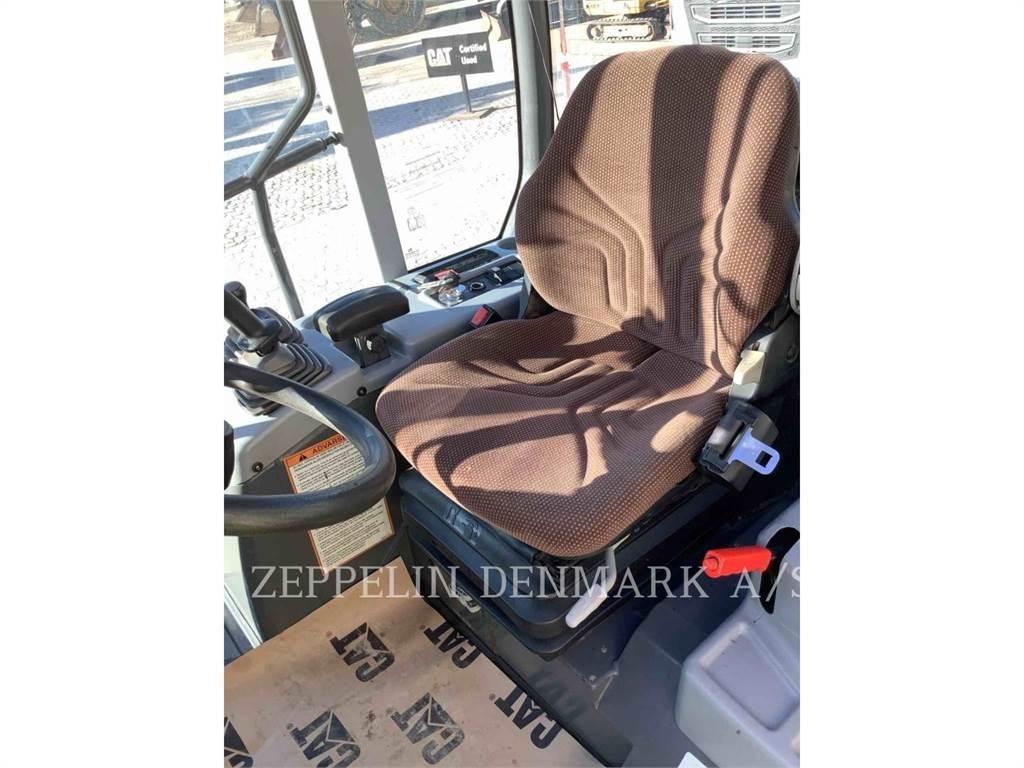 Hitachi ZW95 Gumikerekes homlokrakodók