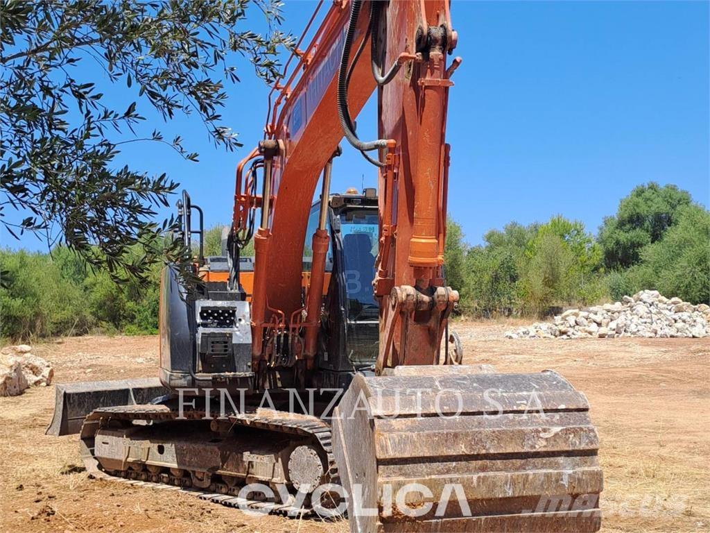 Hitachi ZX135 Lánctalpas kotrók