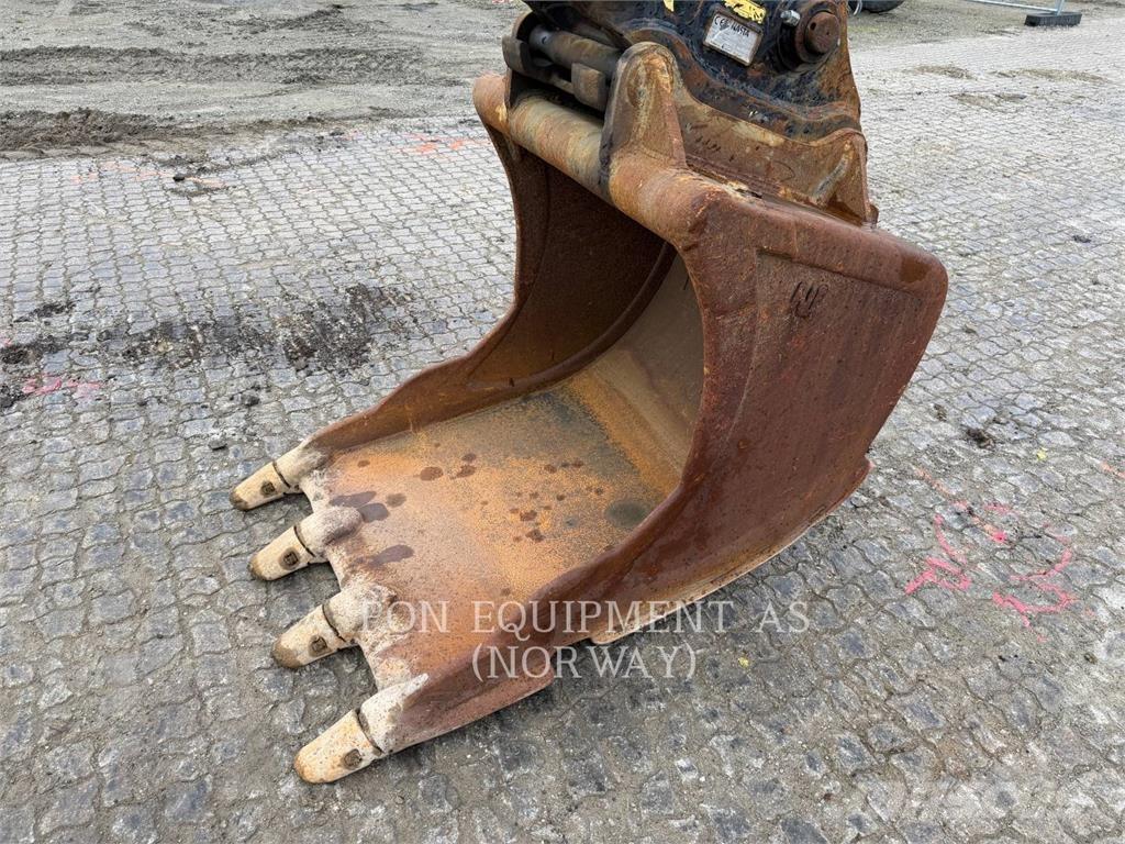 Hitachi ZX210 Lánctalpas kotrók