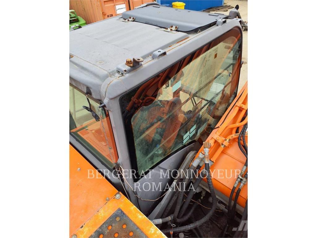 Hitachi ZX2400N-3 Lánctalpas kotrók