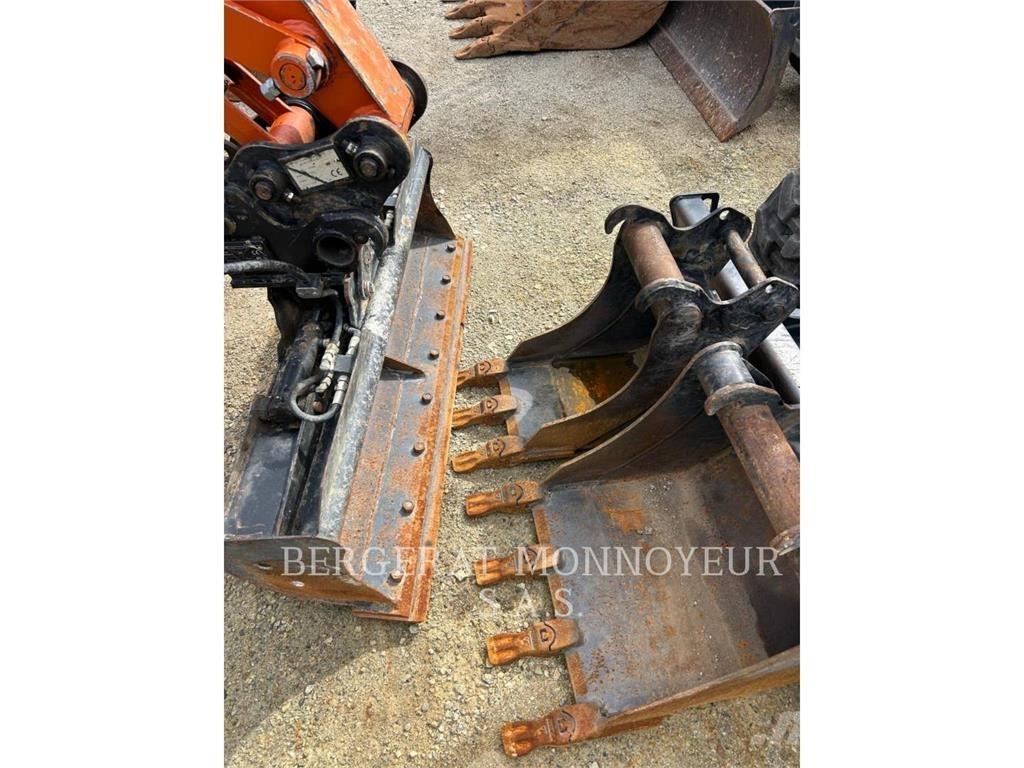 Hitachi ZX26U-6 Lánctalpas kotrók