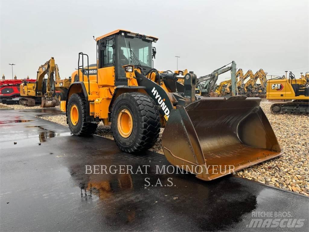 Hyundai HL960A Gumikerekes homlokrakodók