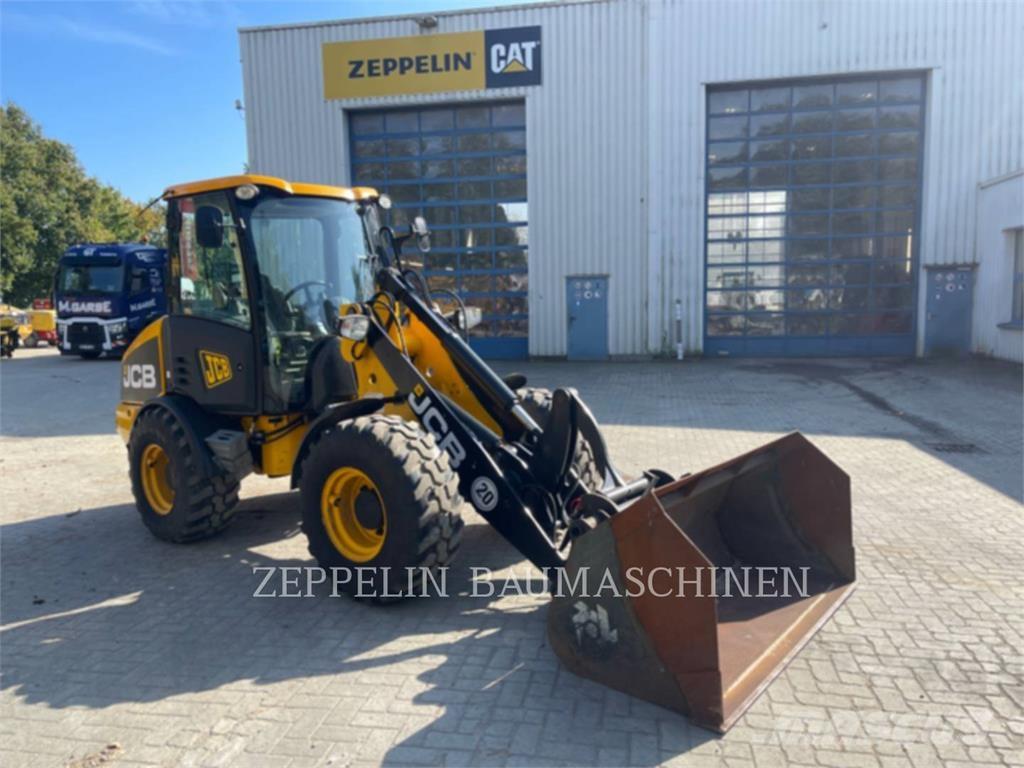 JCB 406 Gumikerekes homlokrakodók