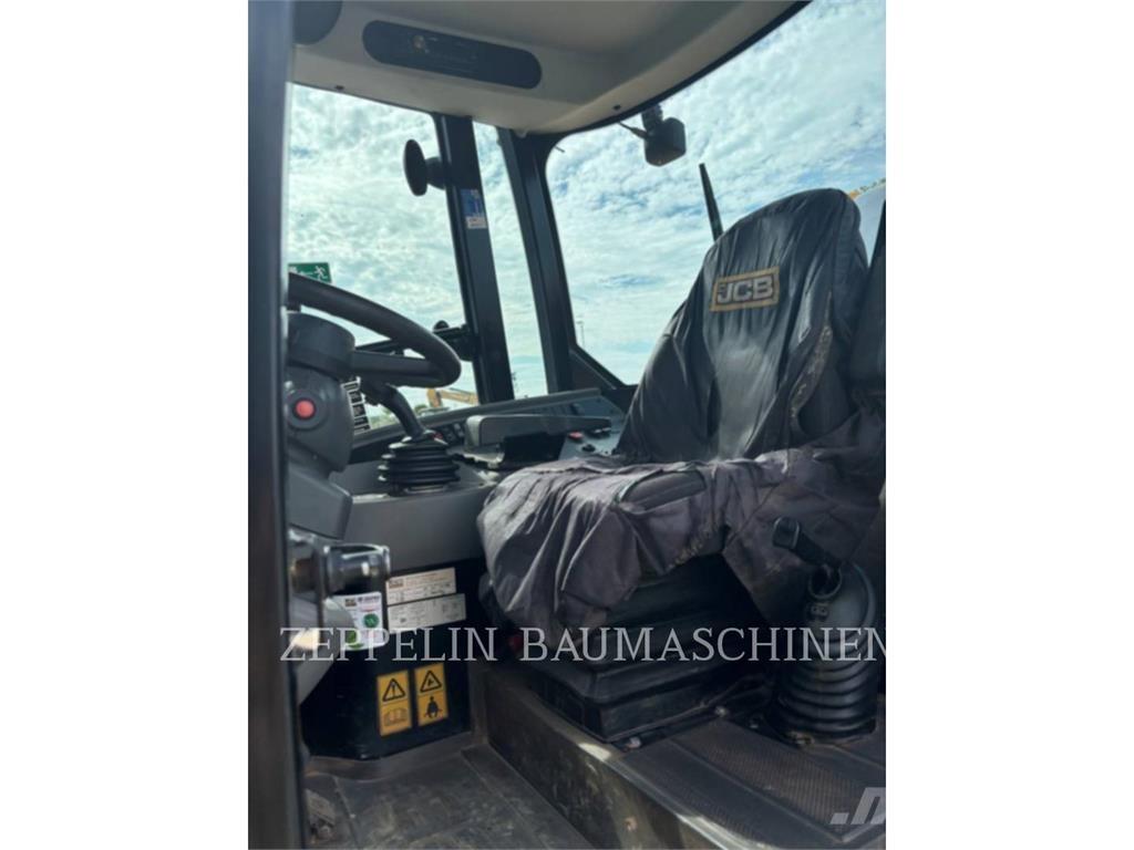 JCB 409 Gumikerekes homlokrakodók
