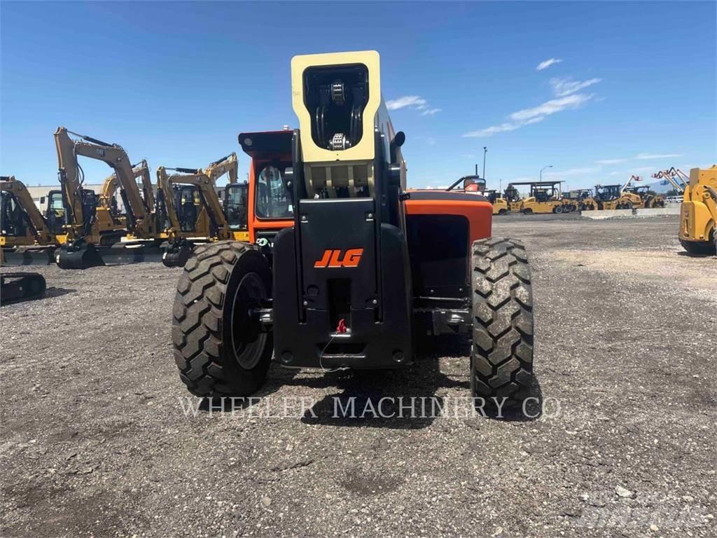 JLG 1055 Teleszkópos rakodók