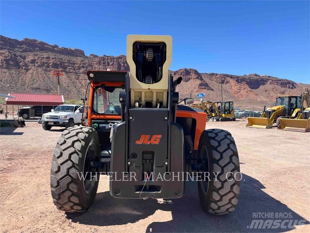 JLG 1055 Teleszkópos rakodók