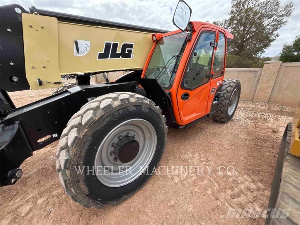 JLG 1055 Teleszkópos rakodók