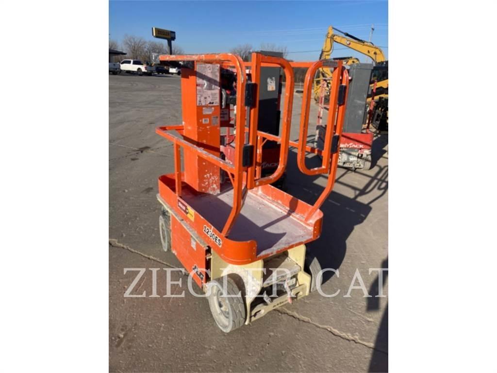 JLG 1230ES Ollós emelők