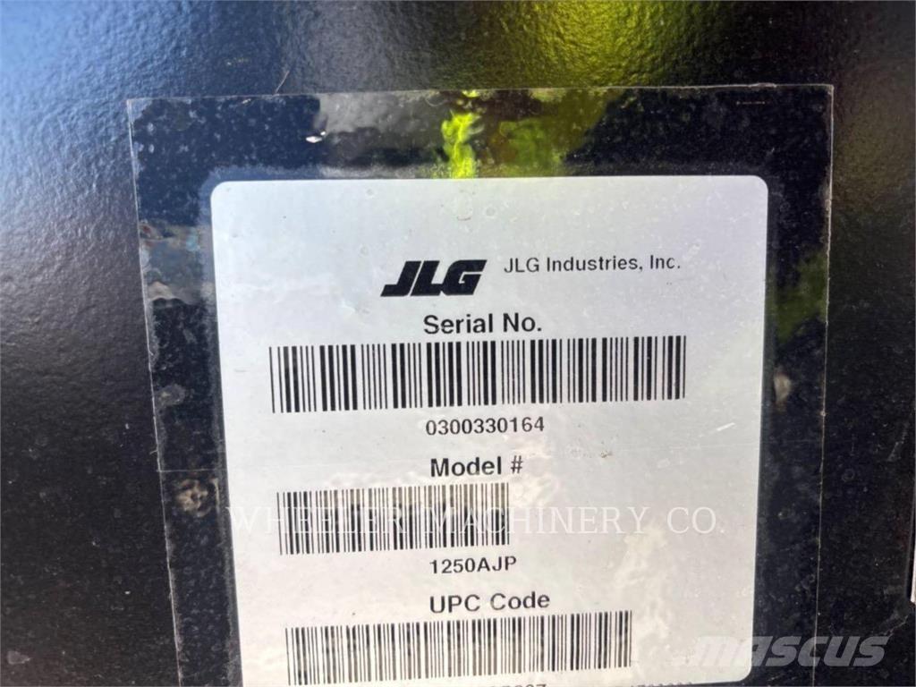 JLG 1250AJP Karos emelők