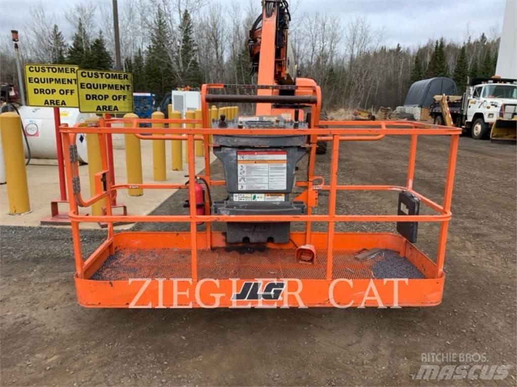 JLG 1350SJP Karos emelők