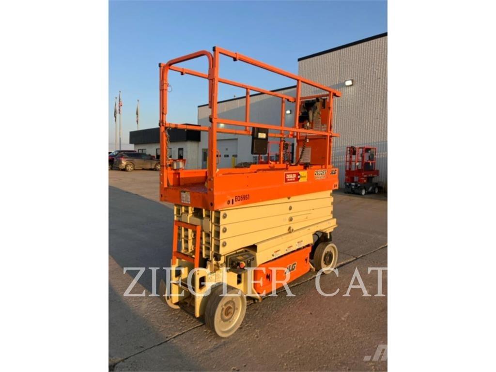 JLG 2632ES Ollós emelők