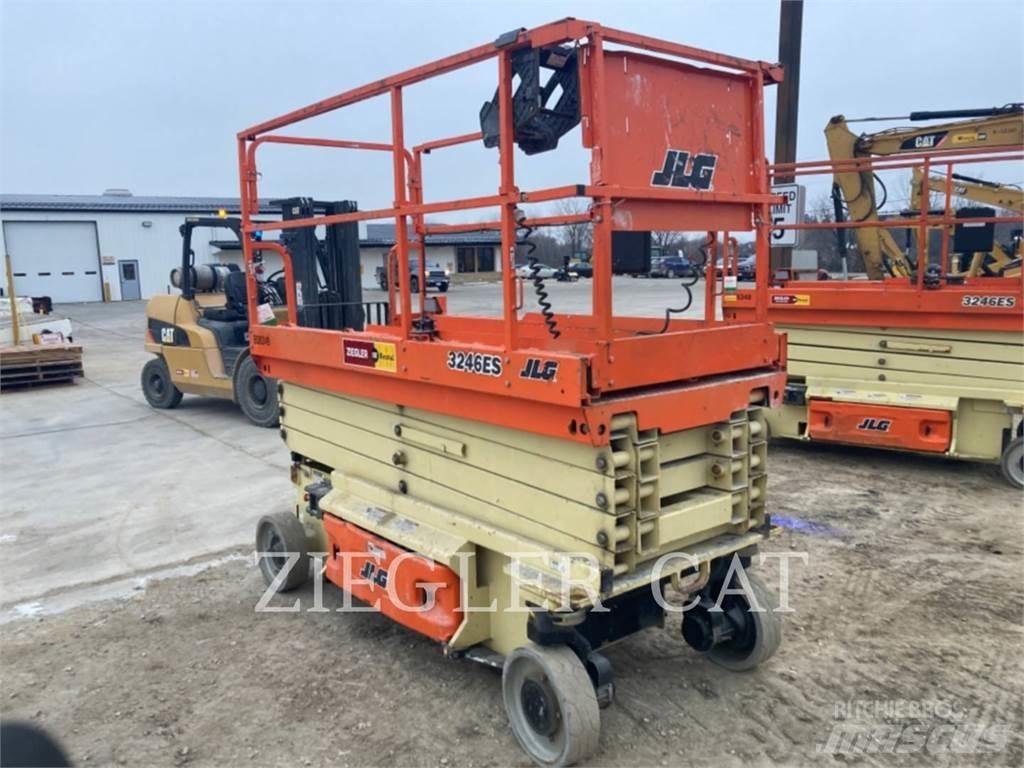 JLG 3246ES Ollós emelők