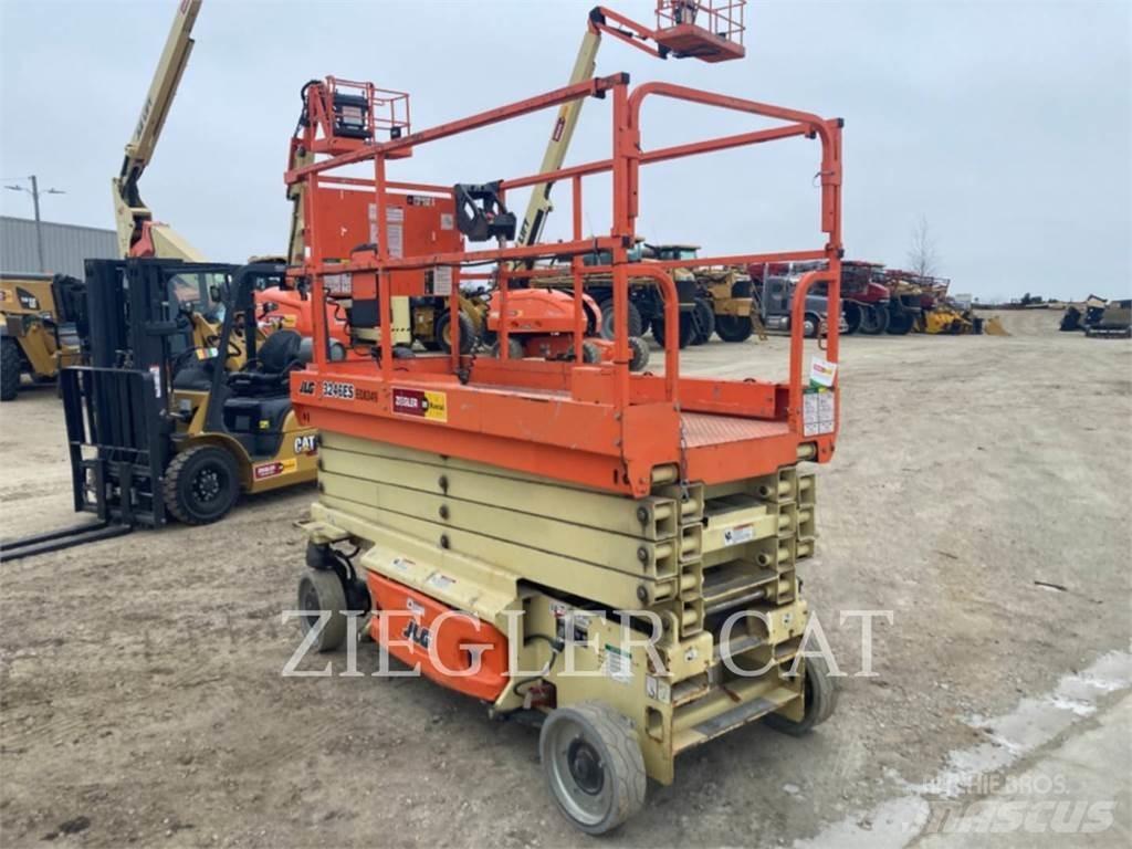 JLG 3246ES Ollós emelők