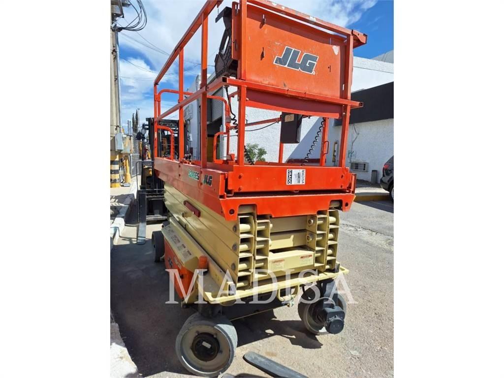 JLG 3246ES Ollós emelők