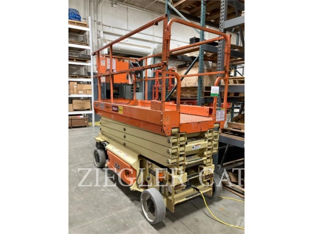 JLG 3246ES Ollós emelők