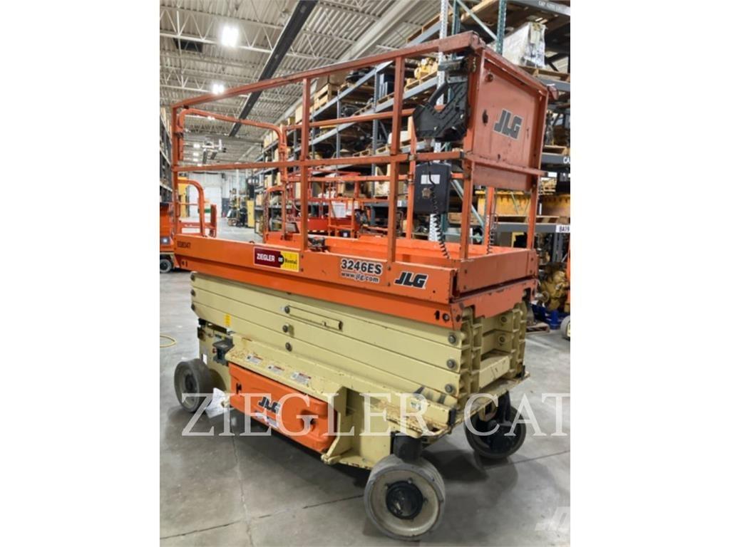 JLG 3246ES Ollós emelők