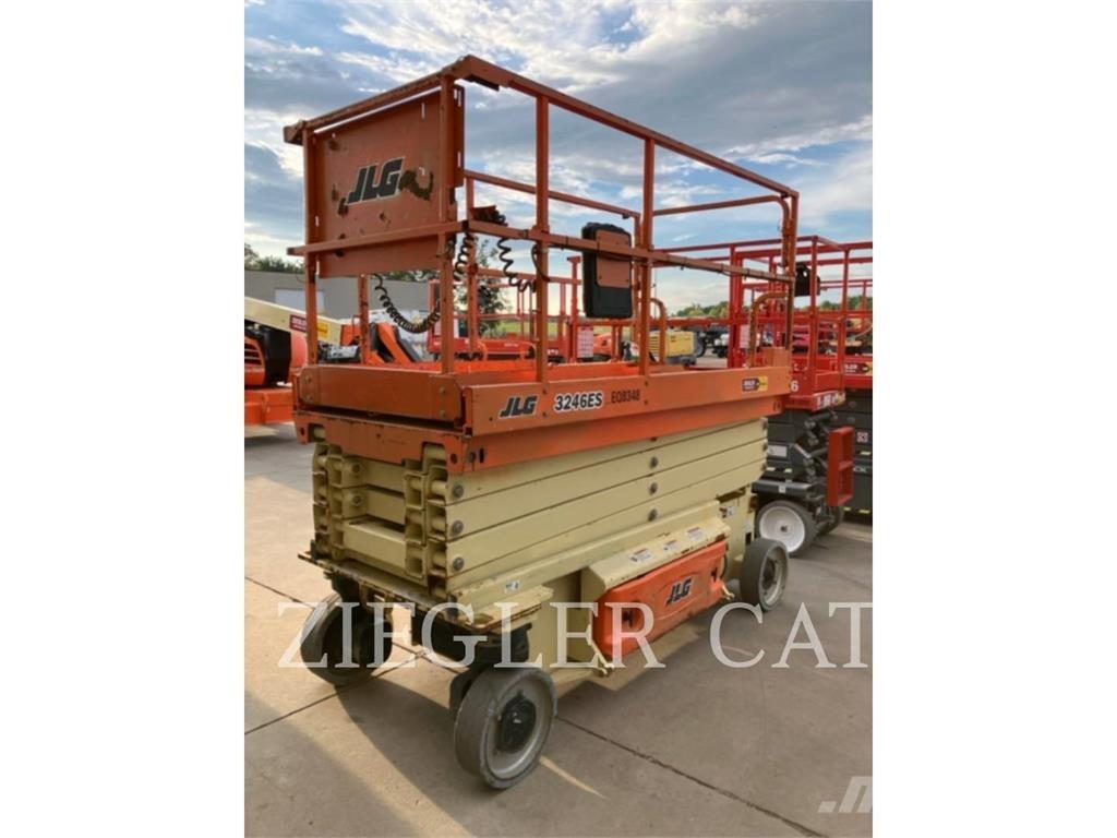 JLG 3246ES Ollós emelők