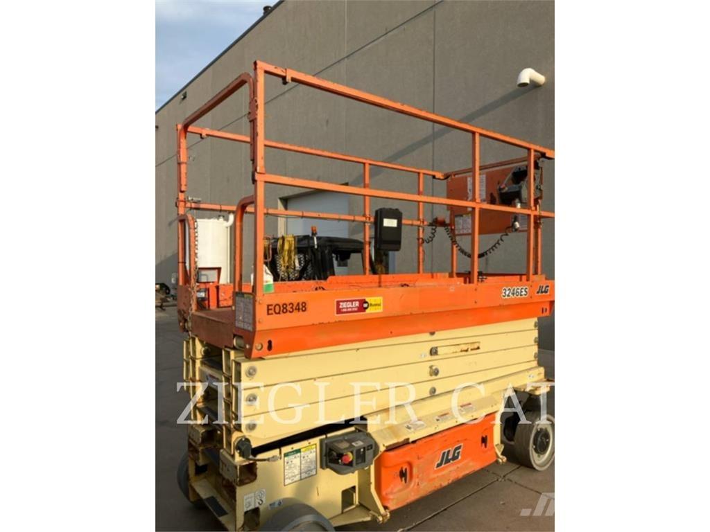 JLG 3246ES Ollós emelők
