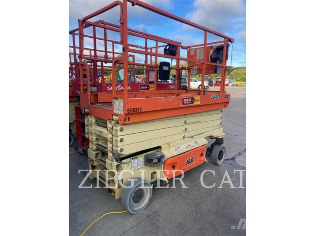 JLG 3246ES Ollós emelők