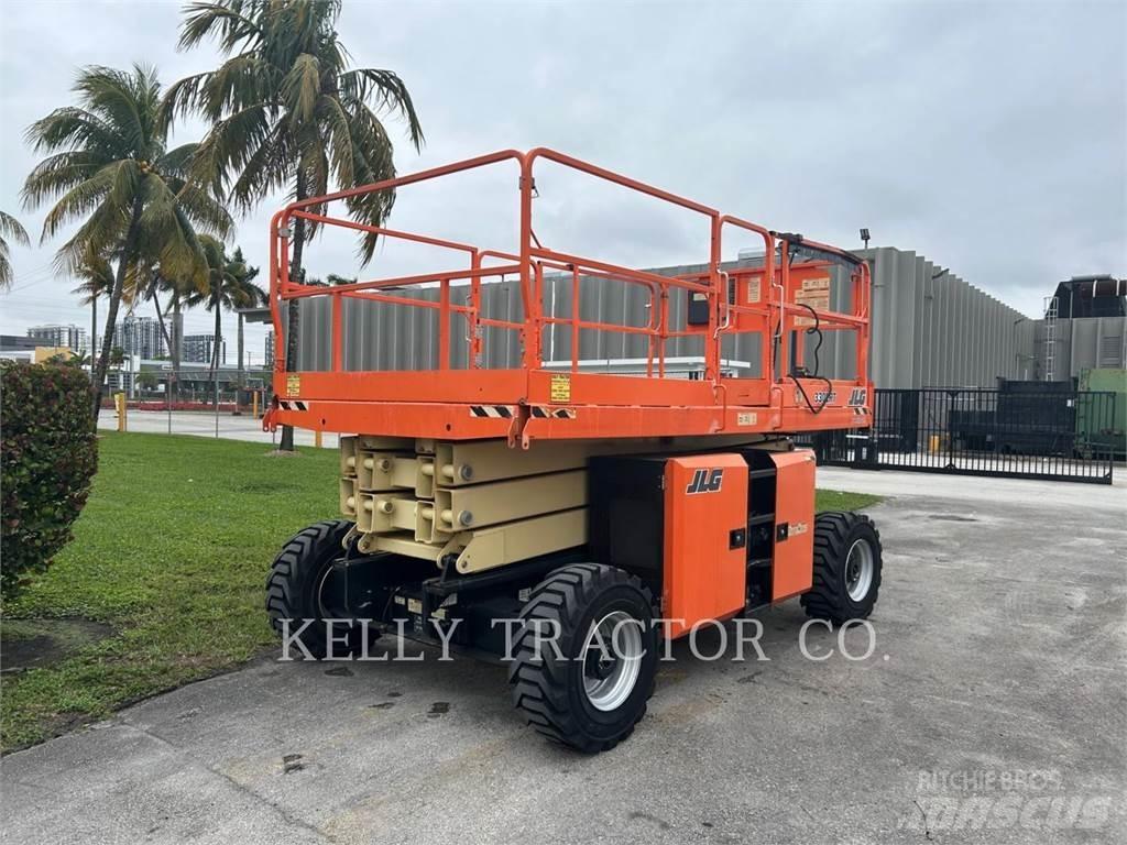 JLG 330LTR Ollós emelők