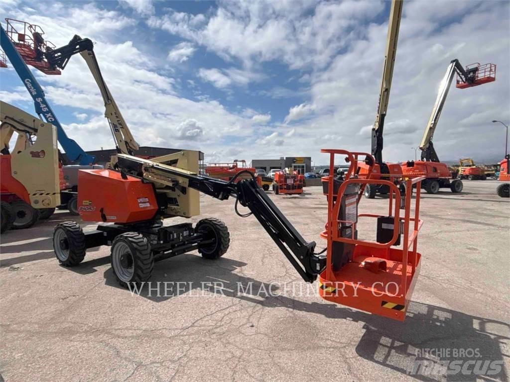 JLG 340AJ Karos emelők