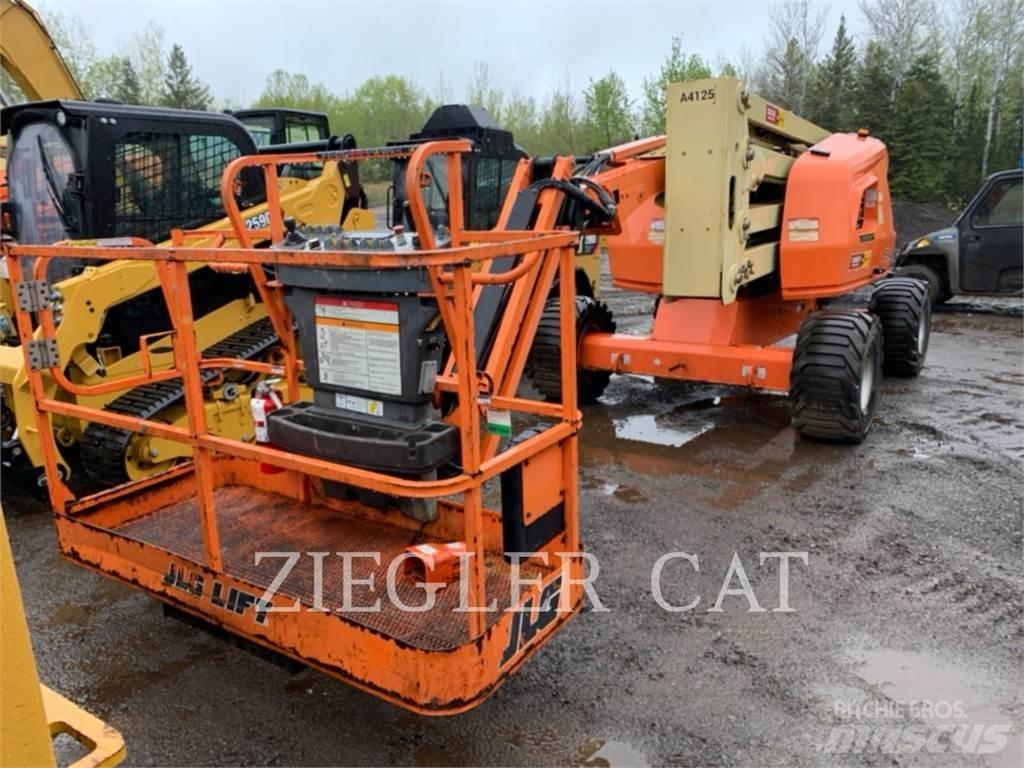 JLG 450AJ Karos emelők