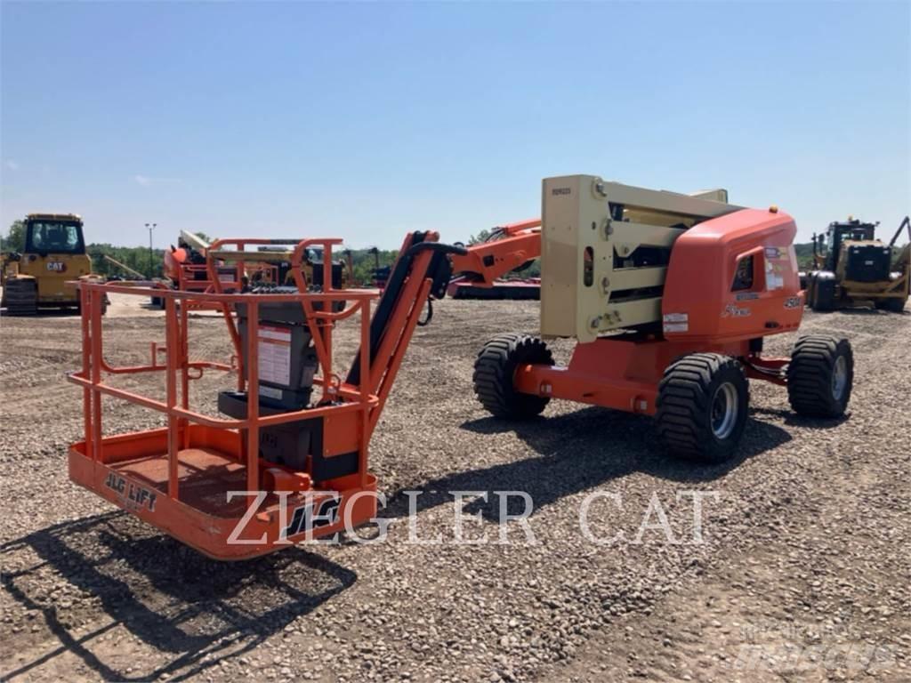 JLG 450AJ Karos emelők