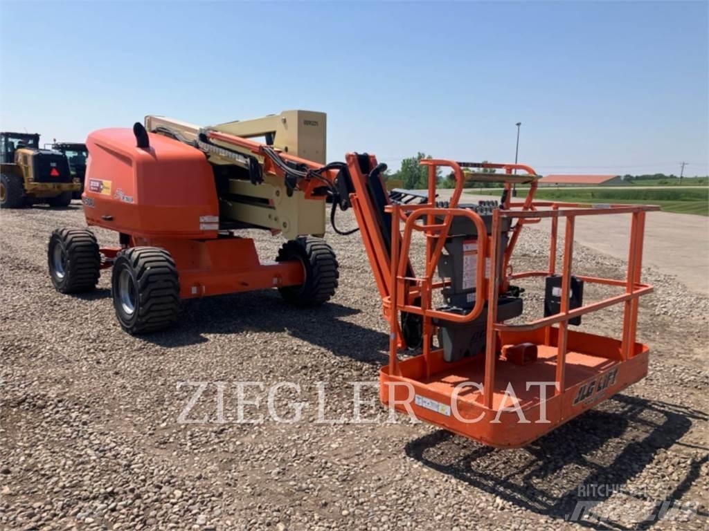 JLG 450AJ Karos emelők
