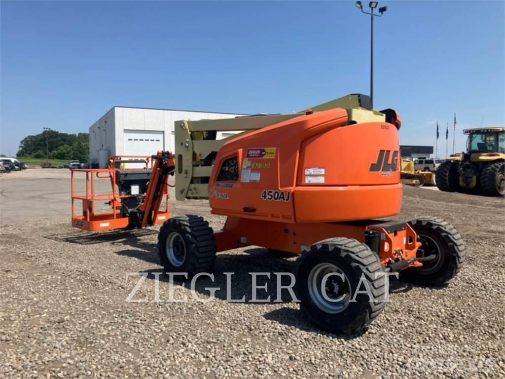 JLG 450AJ Karos emelők