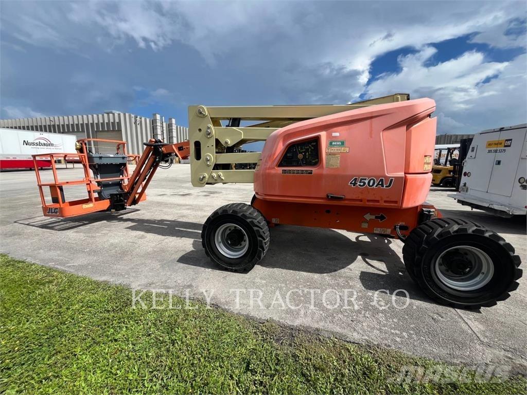 JLG 450AJ Karos emelők