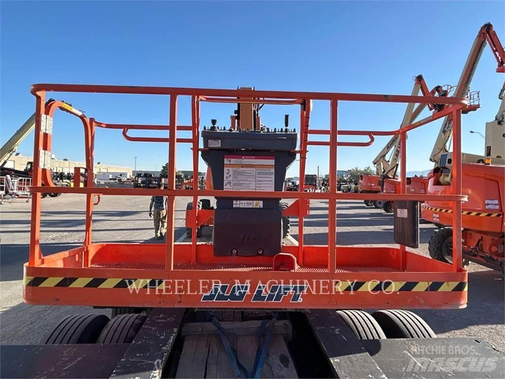 JLG 460SJ Karos emelők